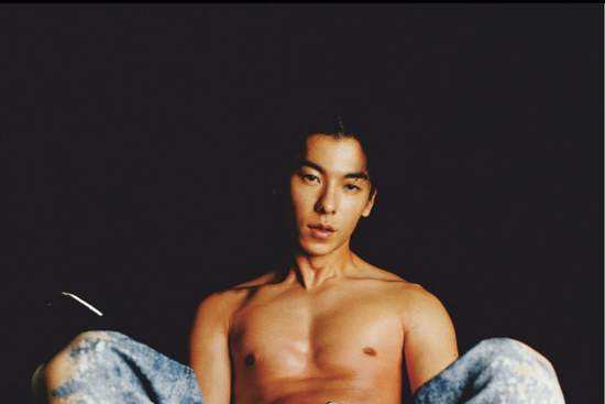 Bộ hình gây sốc chưa từng có của Hứa Quang Hán