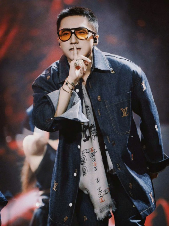 Chiến lược của Sơn Tùng MTP Vì sao scandal không thể nhấn chìm anh