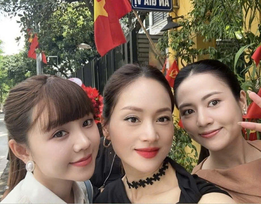 Lan Phương vất vả chăm sóc hai con sau khi ly hôn