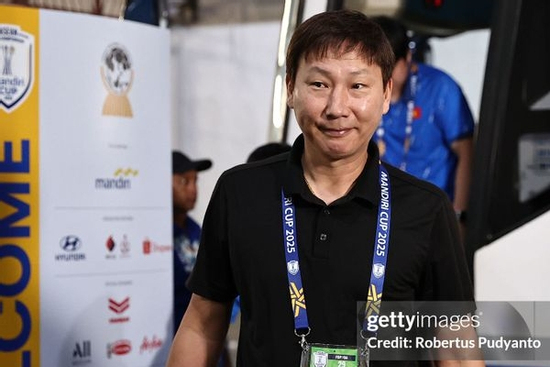 HLV Kim Sang-sik sắp hết hạn hợp đồng, sẽ đi tiếp hay chia tay bóng đá Việt Nam?