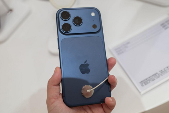 IPhone 17 Pro bị trầy xước, Apple thừa nhận lỗi