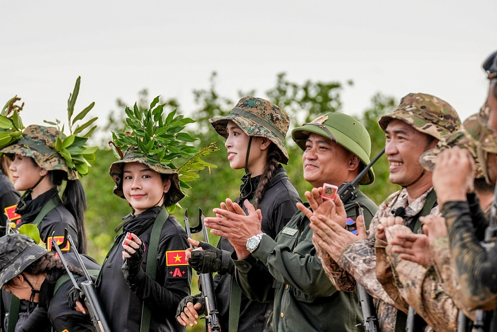 Tiến Luật bị đánh vỏ chai vào đầu Đau thì ít mà… quê thì nhiều