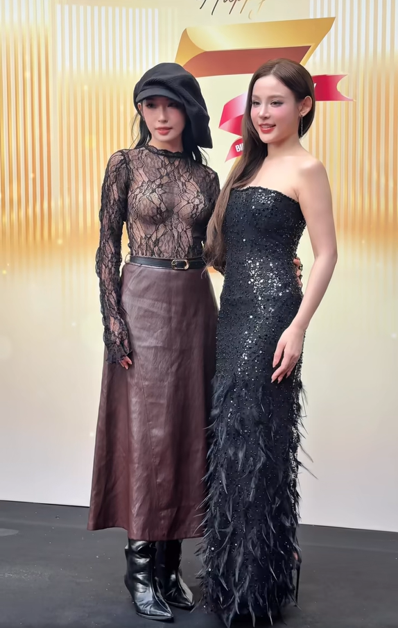 Khổng Tú Quỳnh diện mốt mặc như không