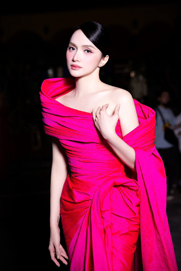 Mỹ nhân chuyển giới Việt Nam đầu tiên thi Miss Universe đời thực có làn da mọng nước, trắng mịn - Ảnh 8.