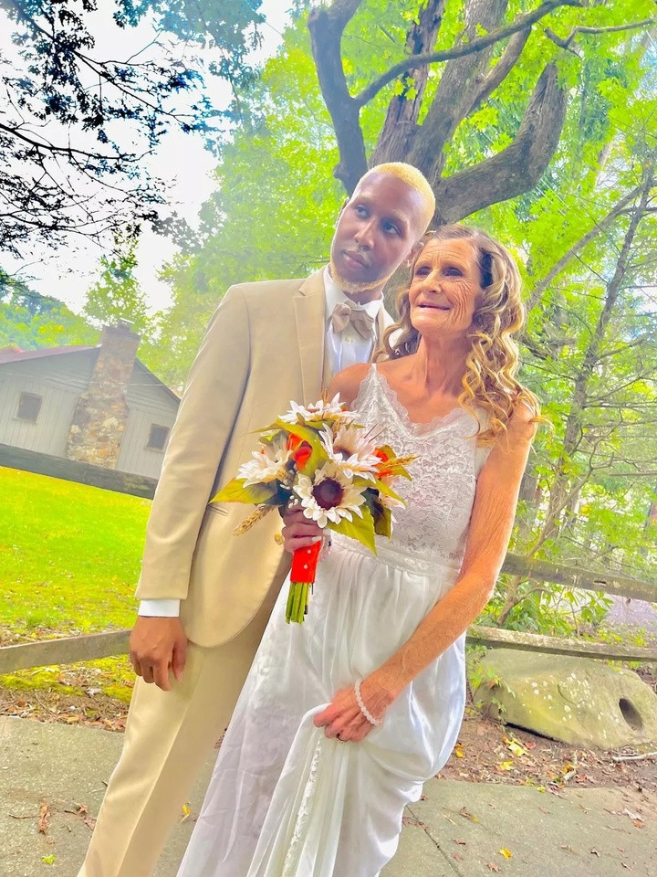 Quran McCain và Cheryl McGregor trong ngày cưới.