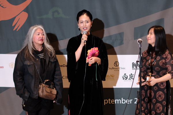 Chồng đại gia của mỹ nhân quê Bắc Ninh vừa trở lại điện ảnh sau 10 năm 'mất tích' là ai? - Ảnh 4.