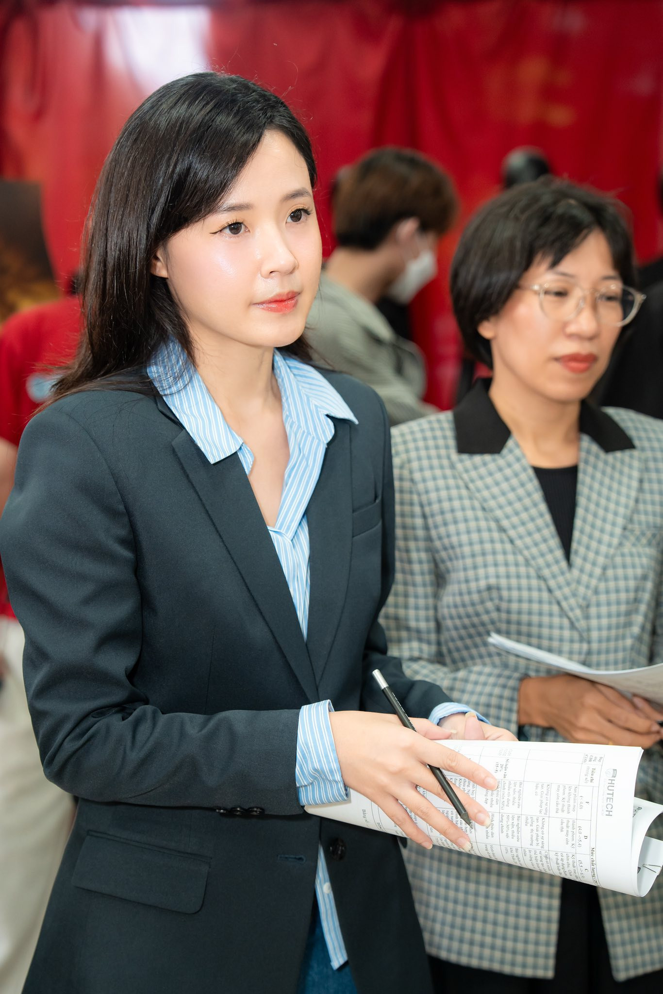 Midu hiếm hoi khoe công việc giảng viên ở trường ĐH danh giá