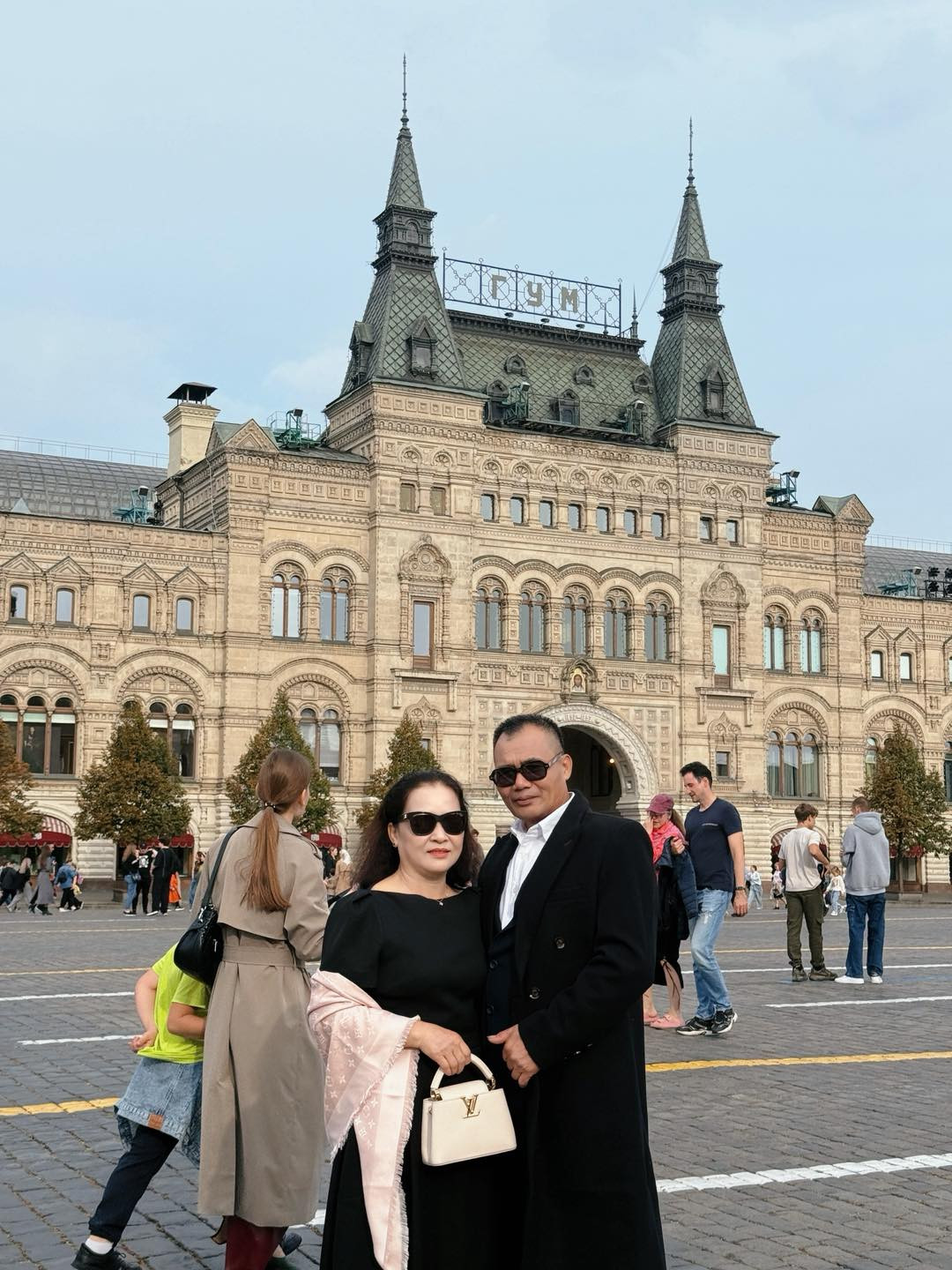 Tâm thư Hòa Minzy gửi tới bố mẹ khiến cả cõi mạng dậy sóng