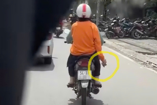 Danh tính 2 người liên tục rải bột 'lạ' xuống đường ở TPHCM