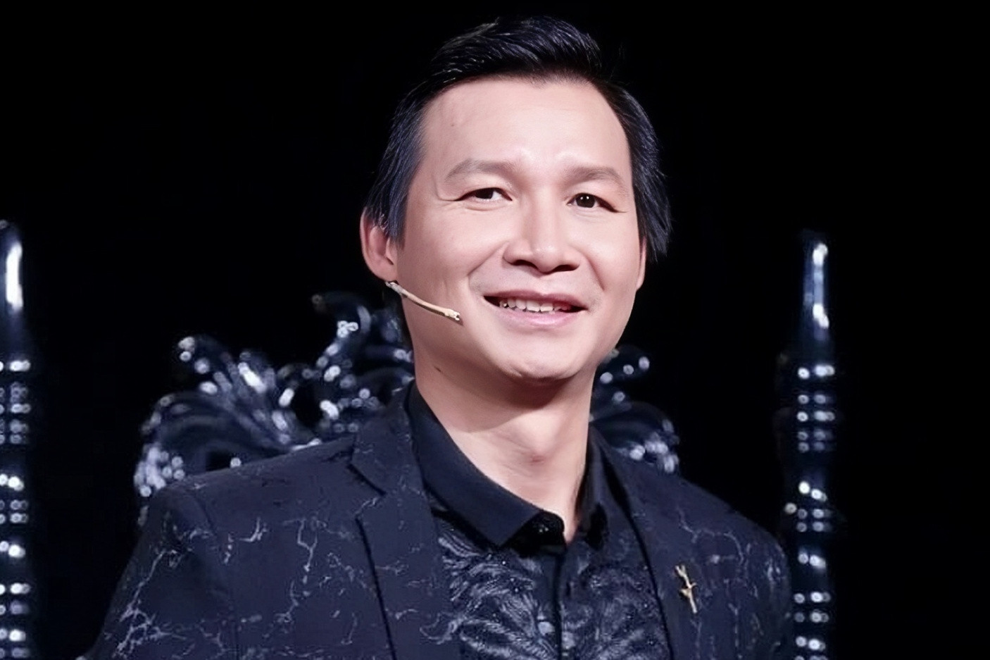 nsut vu thanh vinh tuoi 48 la ceo song trong toa nha 9 tang cung vo giam doc 157.jpg