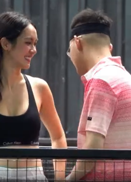 Sắc vóc quyến rũ của Á hậu Vbiz thân mật với chồng cũ Diệp Lâm Anh trên sân pickleball