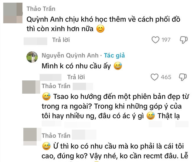 Vợ Đỗ Duy Mạnh lại bị soi ăn mặc lạc quẻ khi hóa quý tộc trong sinh nhật chồng
