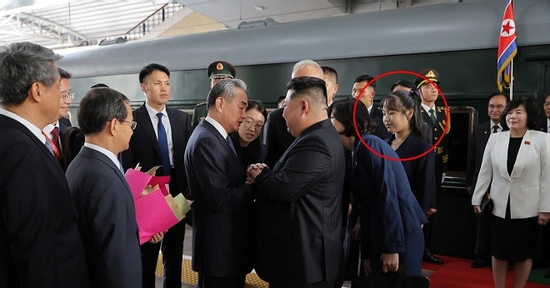 Ẩn ý khi con gái Chủ tịch Triều Tiên Kim Jong Un lần đầu xuất hiện ở Trung Quốc