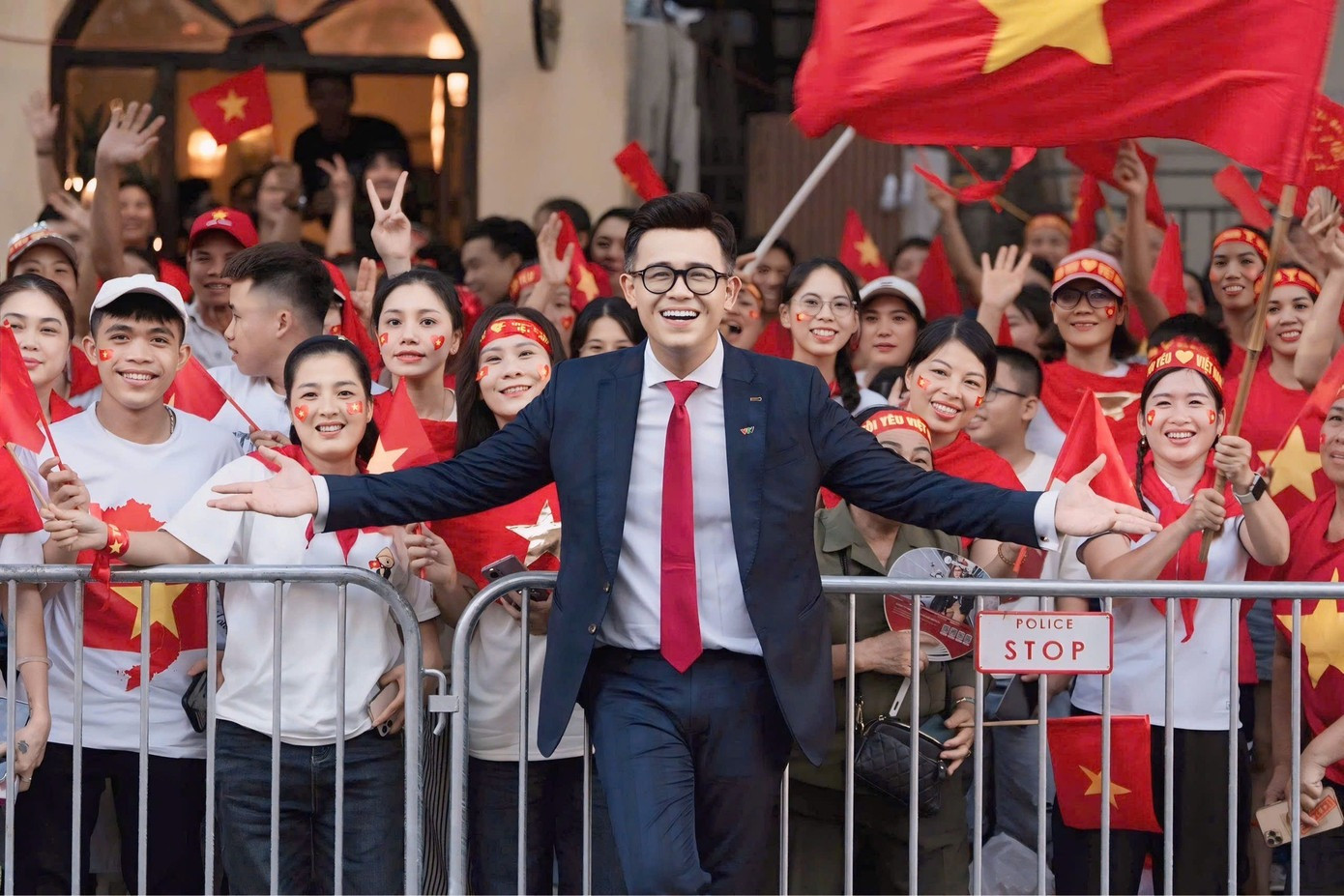 MC Đức Bảo thót tim kể hành trình dẫn sóng trực tiếp sự kiện A80