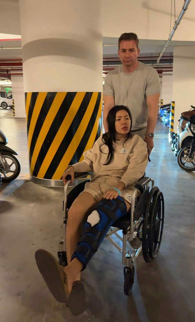 Minh Tú đau tới mức không ngủ được vì ca phẫu thuật đứt dây chằng