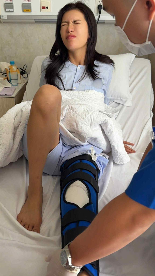 Minh Tú đau tới mức không ngủ được vì ca phẫu thuật đứt dây chằng