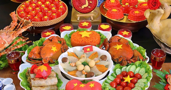 Tháng 9 rực rỡ như màu cờ Tổ quốc: Mâm cơm 'yêu nước' đong đầy tự hào dân tộc