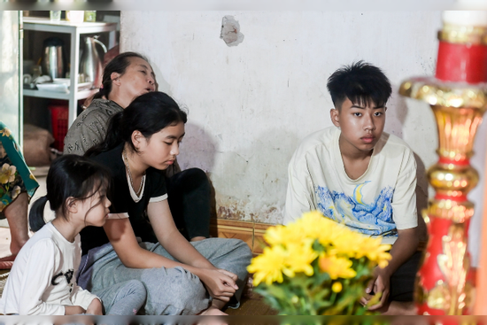 Cơn lốc dữ quét qua Ninh Bình để lại những đứa trẻ mồ côi