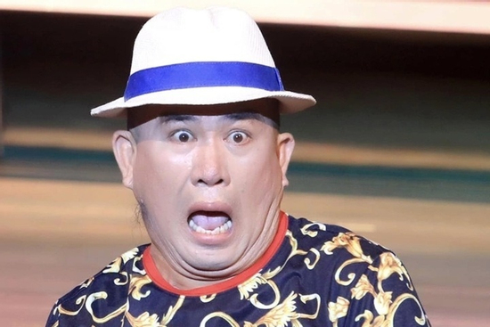 Danh hài từng làm việc ở nghĩa trang, giờ sống xa vợ con trong nhà 17 tỷ đồng