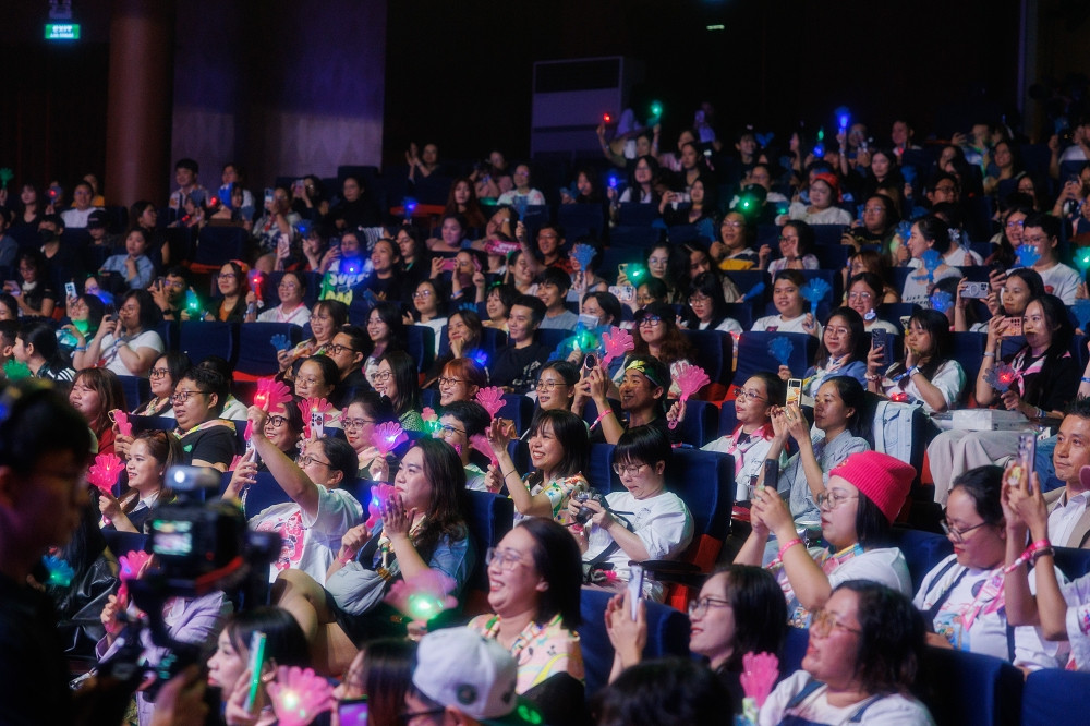 Đinh Tiến Đạt tràn đầy năng lượng ra tiếp MV thứ 2 trong vòng 2 tuần