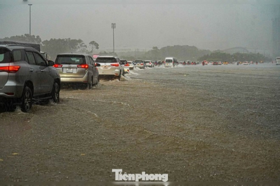 Hà Nội mưa lớn nhất cả nước, có nơi trên 300mm