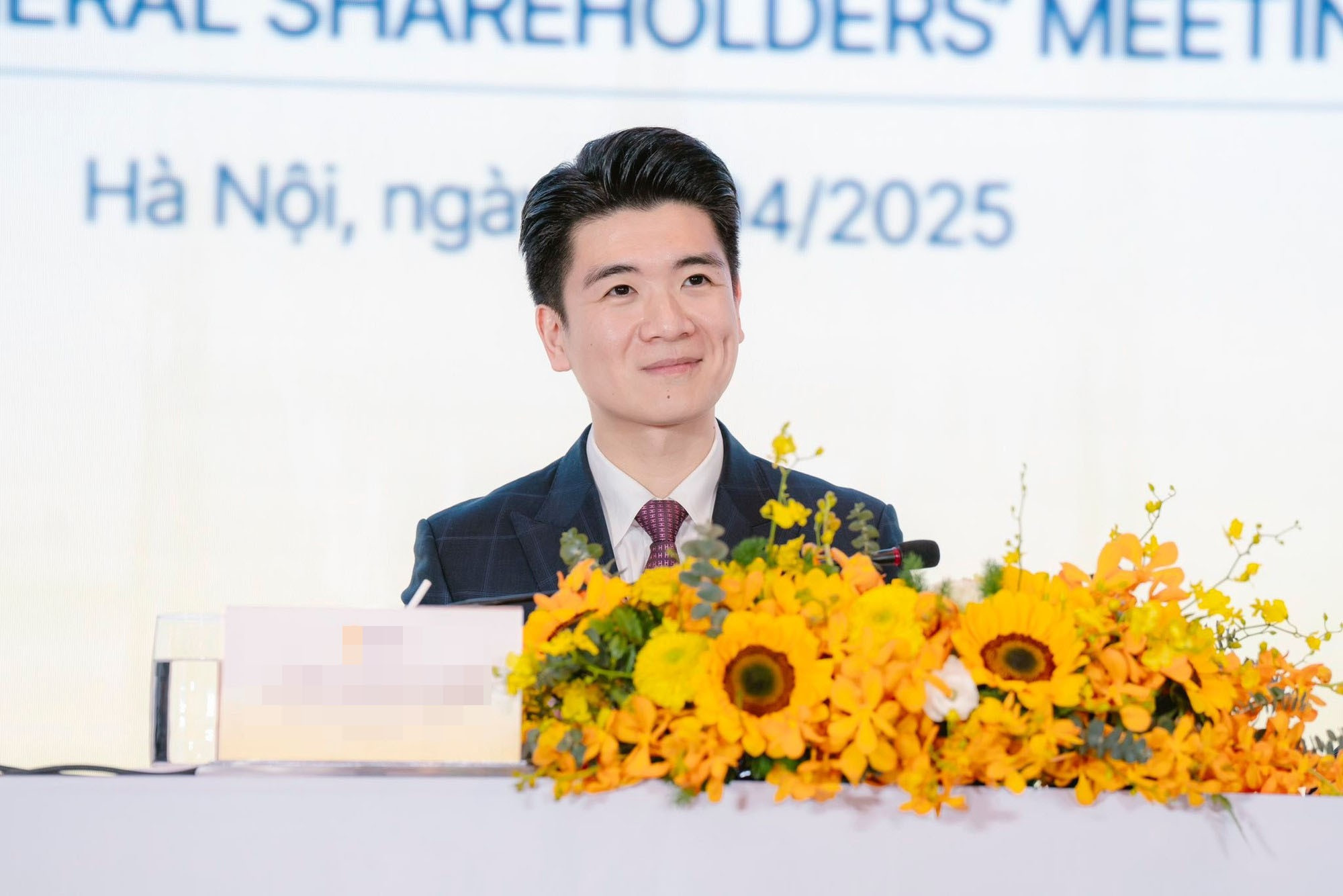 Tổng tài nghìn tỷ than trời vì phải lội nước đi làm ngày mưa ngập