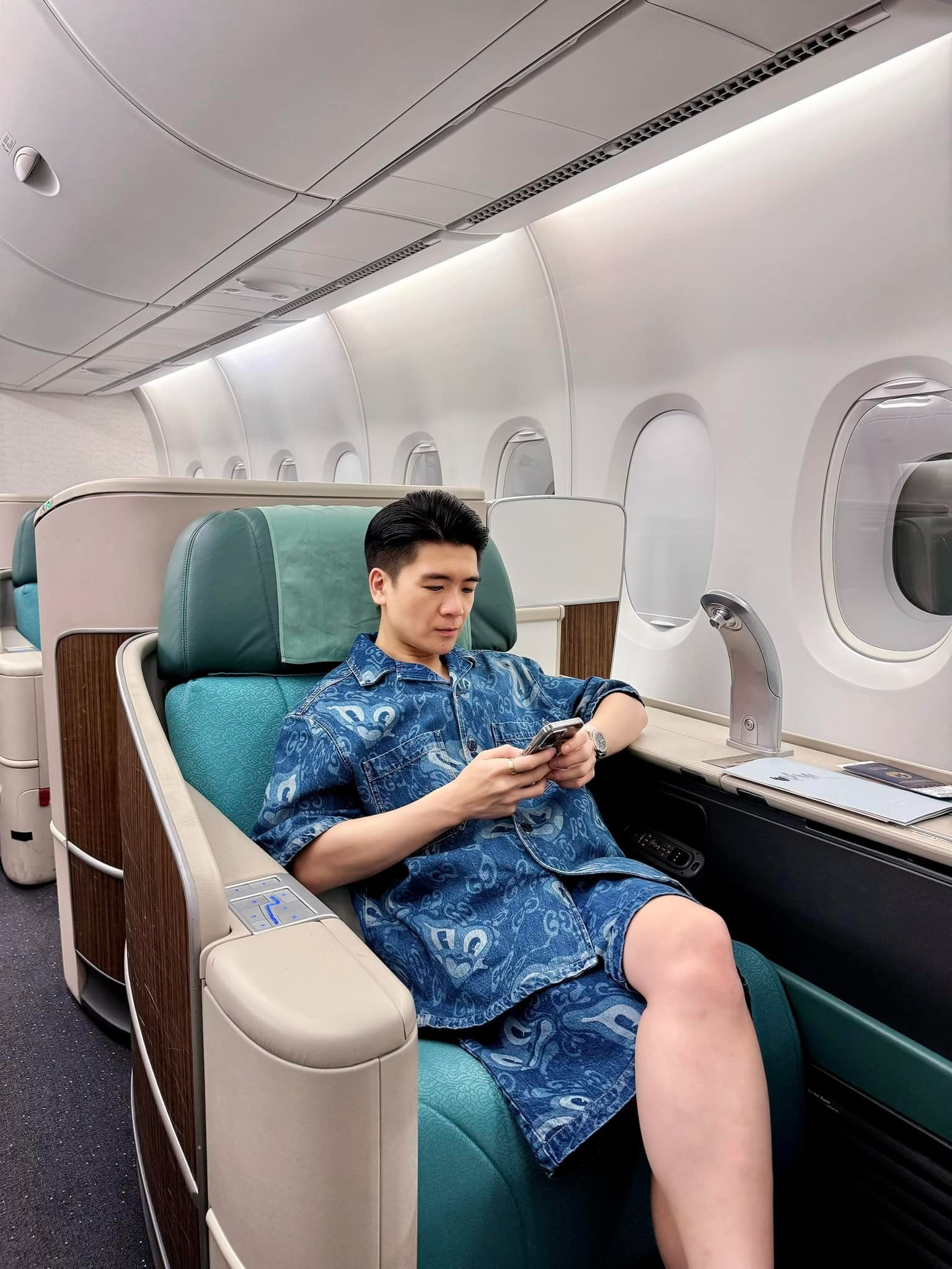 Tổng tài nghìn tỷ than trời vì phải lội nước đi làm ngày mưa ngập