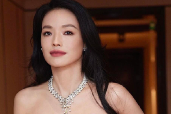 Vị đạo diễn nổi tiếng bất ngờ tiết lộ Thư Kỳ từng bị ép đóng cảnh nóng