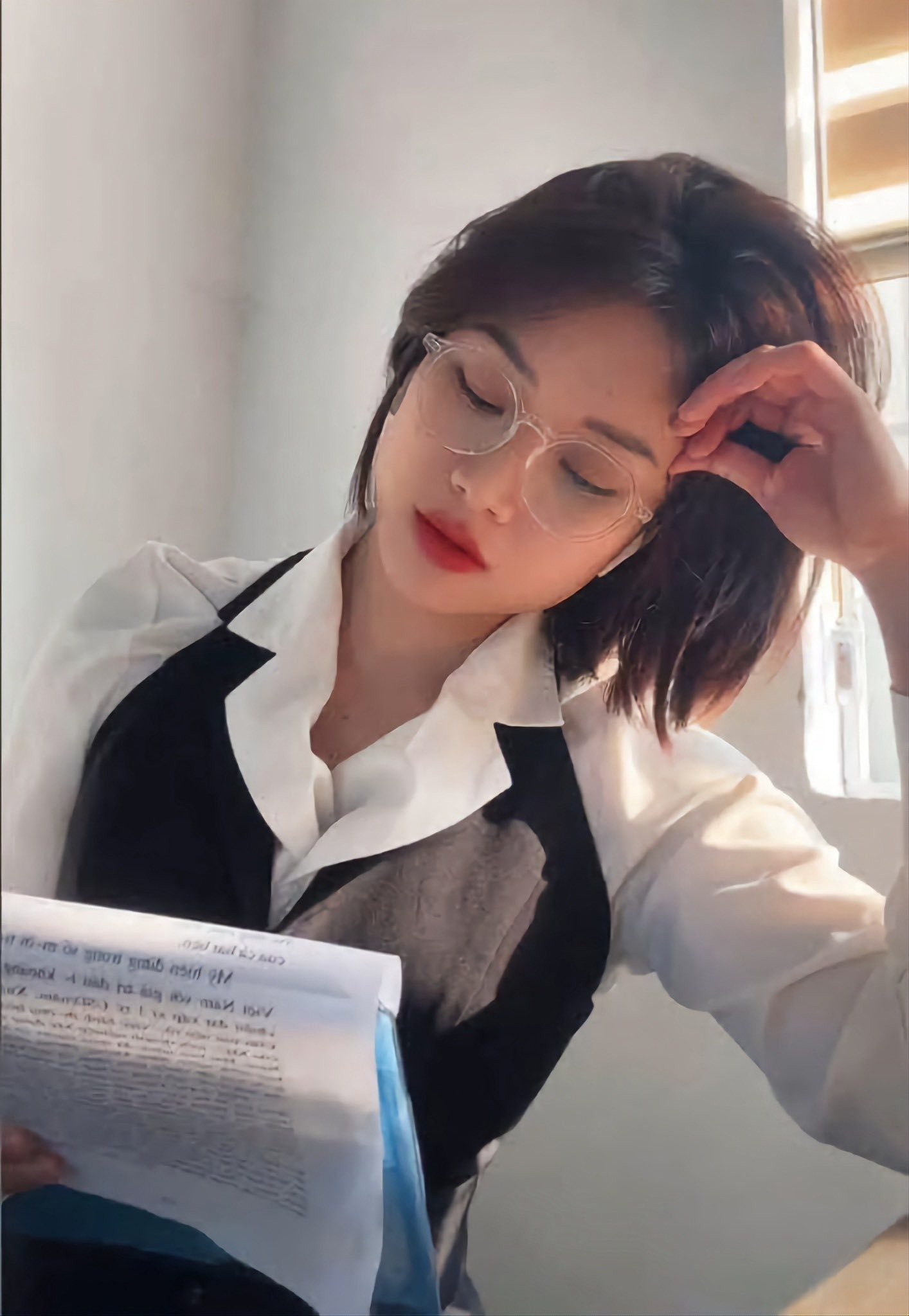 Cuộc sống thay đổi chóng mặt của cô gái hạ gục thanh niên xăm trổ trong hầm gửi xe