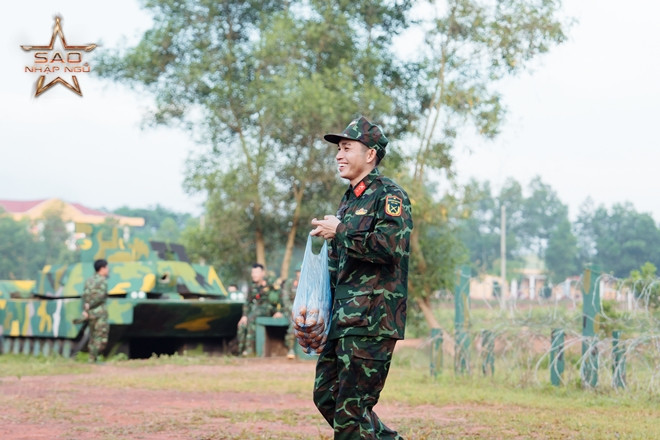 Diệu Nhi mang chuyện ‘ôm chồng’ lên thao trường