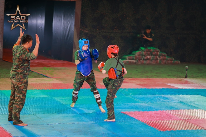 Diệu Nhi mang chuyện ‘ôm chồng’ lên thao trường