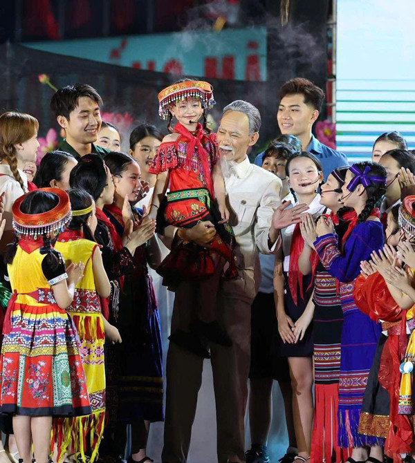 Thân thế bé gái hát cùng Mỹ Tâm Quảng trường Ba Đình sáng 2/9 - Ảnh 4.