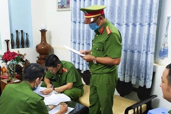 Khám xét khẩn cấp nơi ở, bắt giữ Nguyễn Văn Dũng