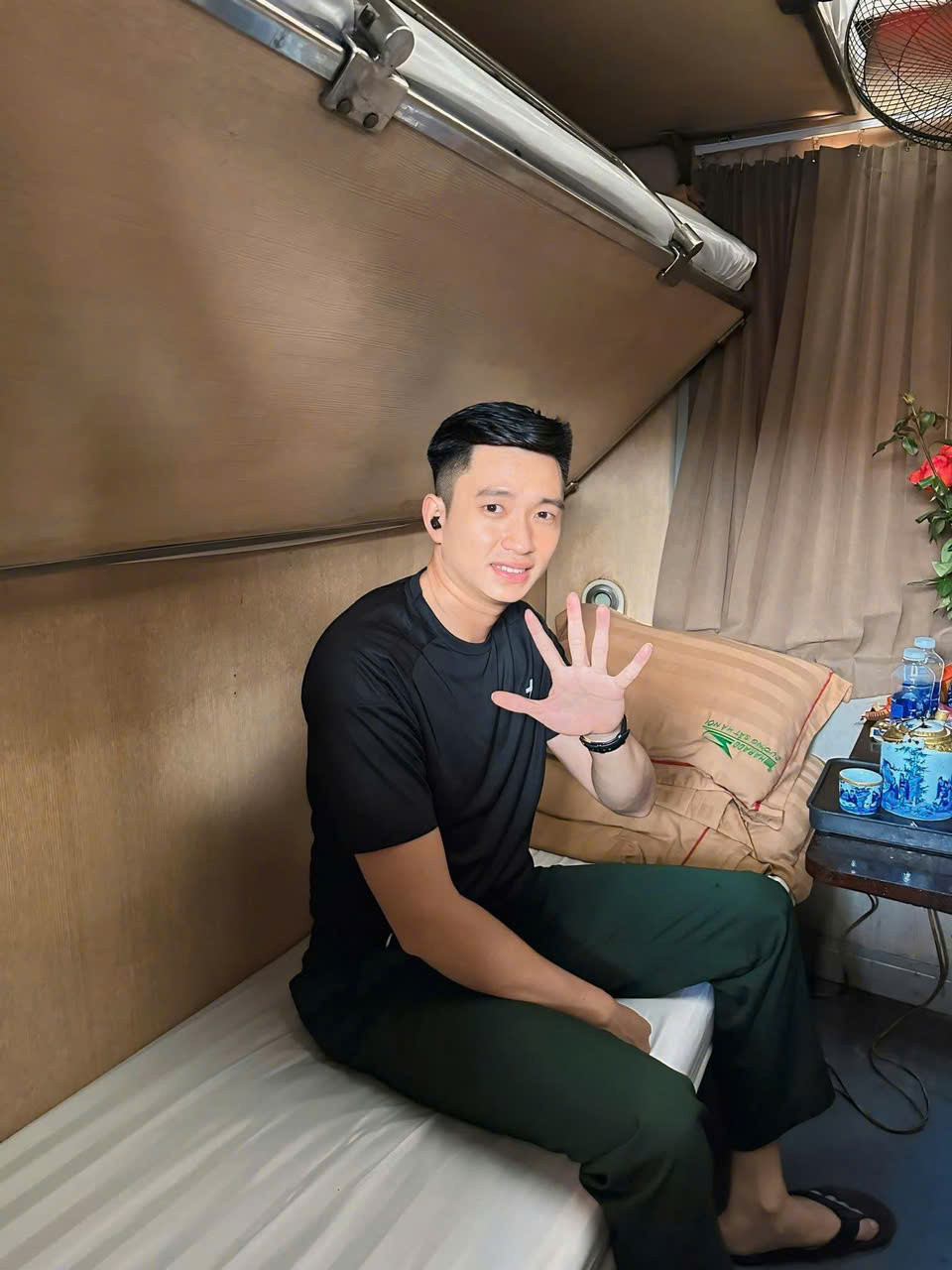 Loạt ảnh checkin giờ mới hé lộ của chiến sĩ Lê Hoàng Hiệp tại sự kiện A80 sốt rần rần MXH