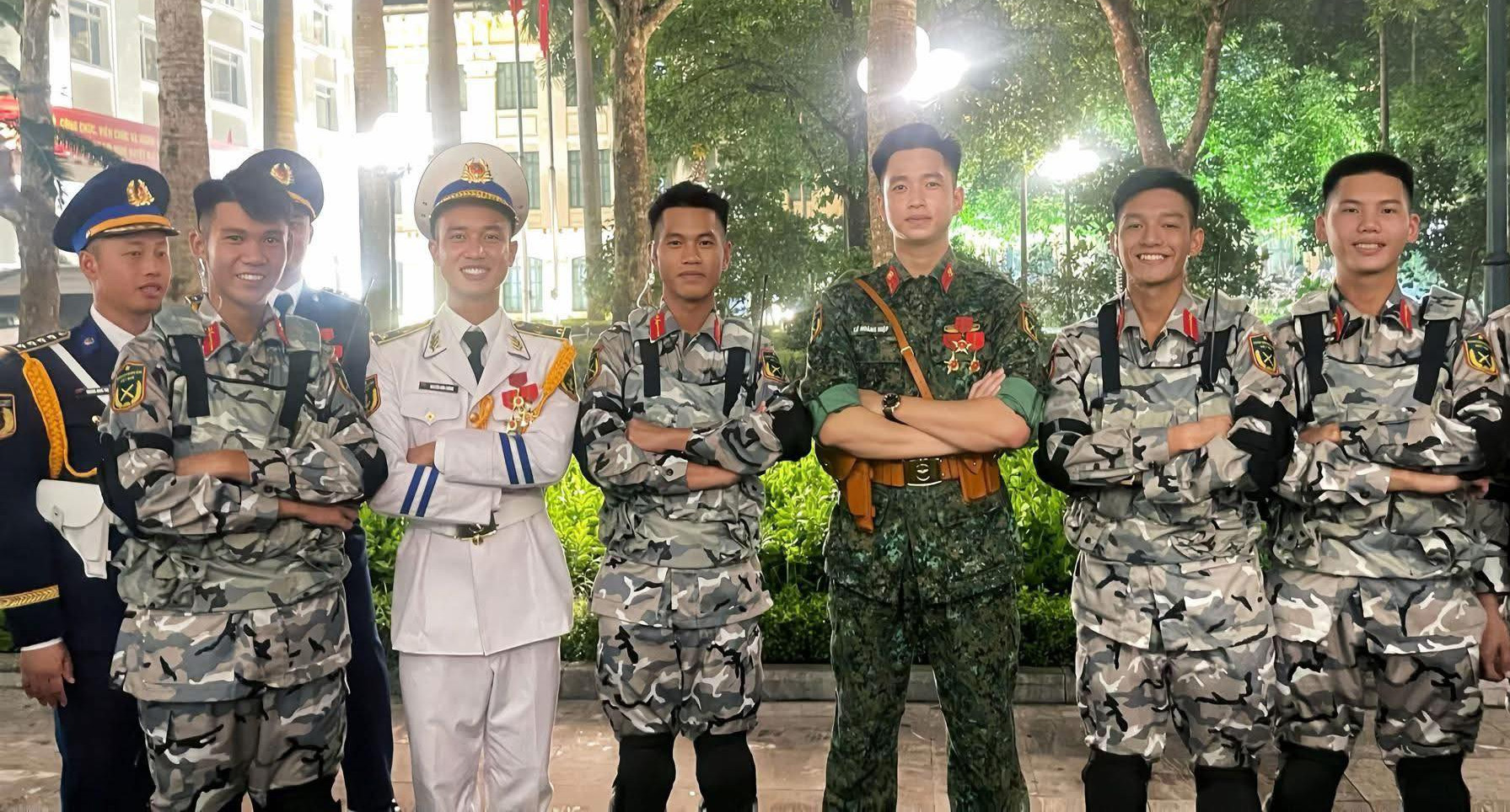 Loạt ảnh checkin giờ mới hé lộ của chiến sĩ Lê Hoàng Hiệp tại sự kiện A80 sốt rần rần MXH