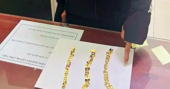 Công an vây bắt nghi phạm cướp tiệm vàng sau 18 giờ truy lùng