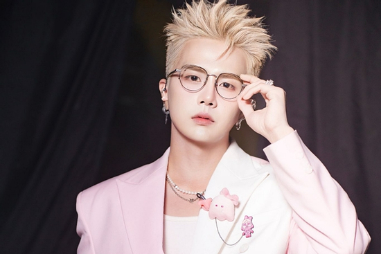 Duy Khánh nói gì về tin đồn bị chèn ép, cản trở sự phát triển