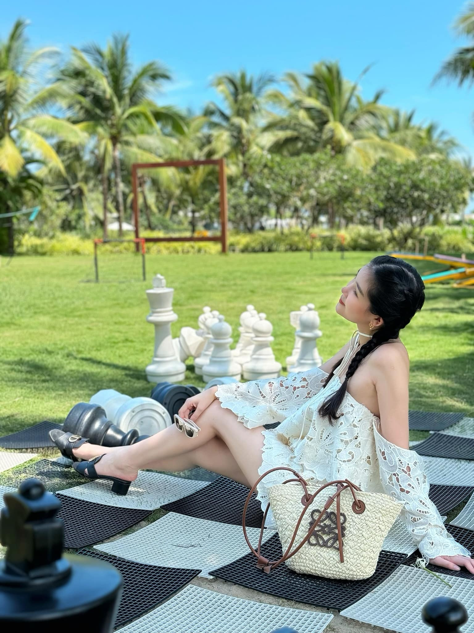 Lê Âu Ngân Anh hiếm hoi mặc bikini để lộ vóc dáng thật sau 2 năm sinh con