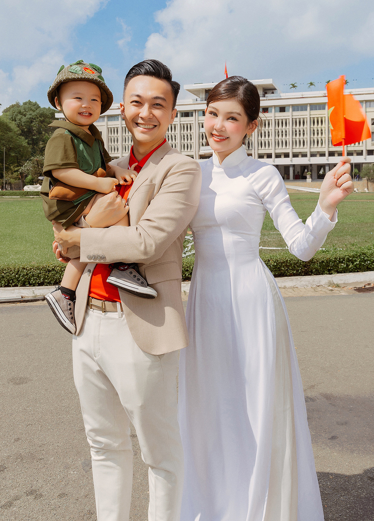 Lê Âu Ngân Anh hiếm hoi mặc bikini để lộ vóc dáng thật sau 2 năm sinh con