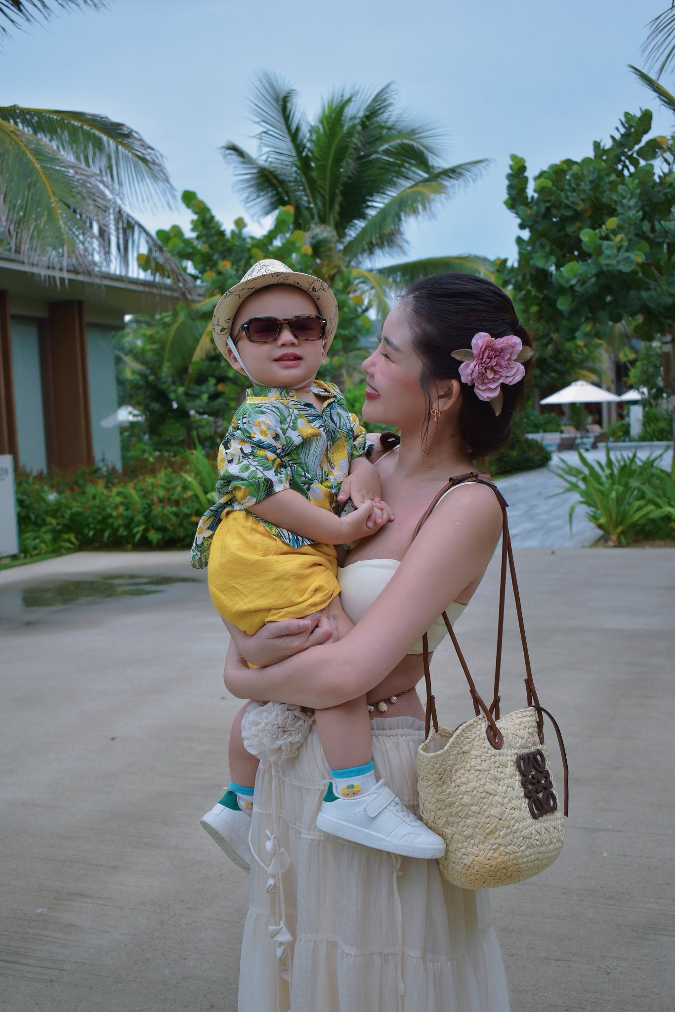 Lê Âu Ngân Anh hiếm hoi mặc bikini để lộ vóc dáng thật sau 2 năm sinh con