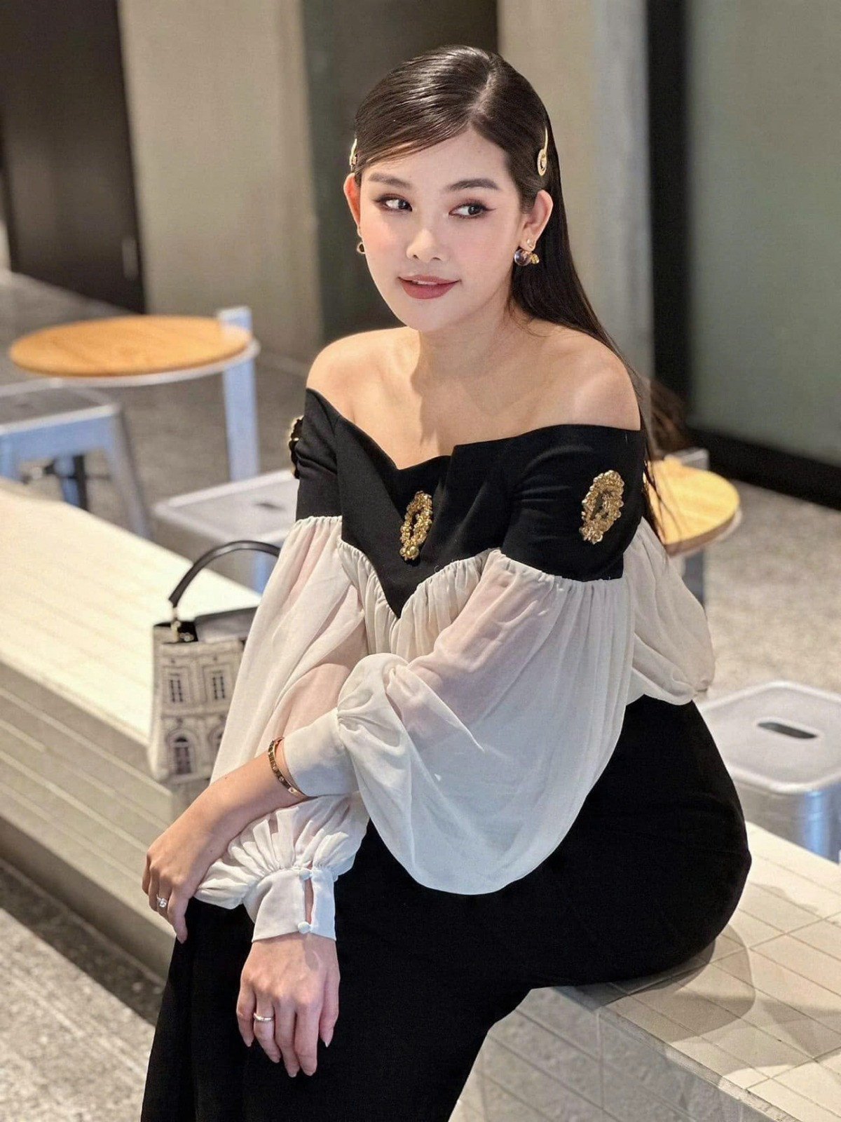 Lê Âu Ngân Anh hiếm hoi mặc bikini để lộ vóc dáng thật sau 2 năm sinh con