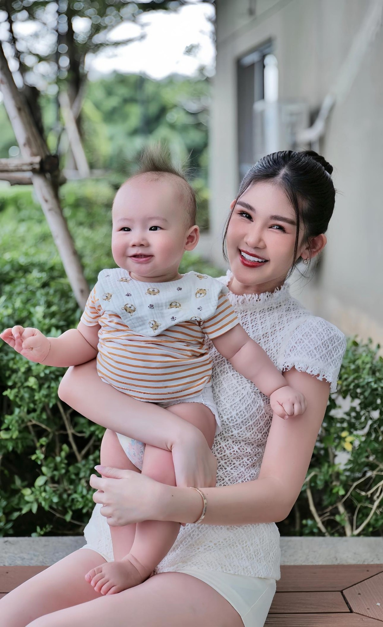 Lê Âu Ngân Anh hiếm hoi mặc bikini để lộ vóc dáng thật sau 2 năm sinh con