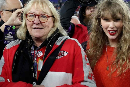 Mẹ chồng Taylor Swift hưởng ứng bình luận về con dâu khiến dân mạng 'dậy sóng'