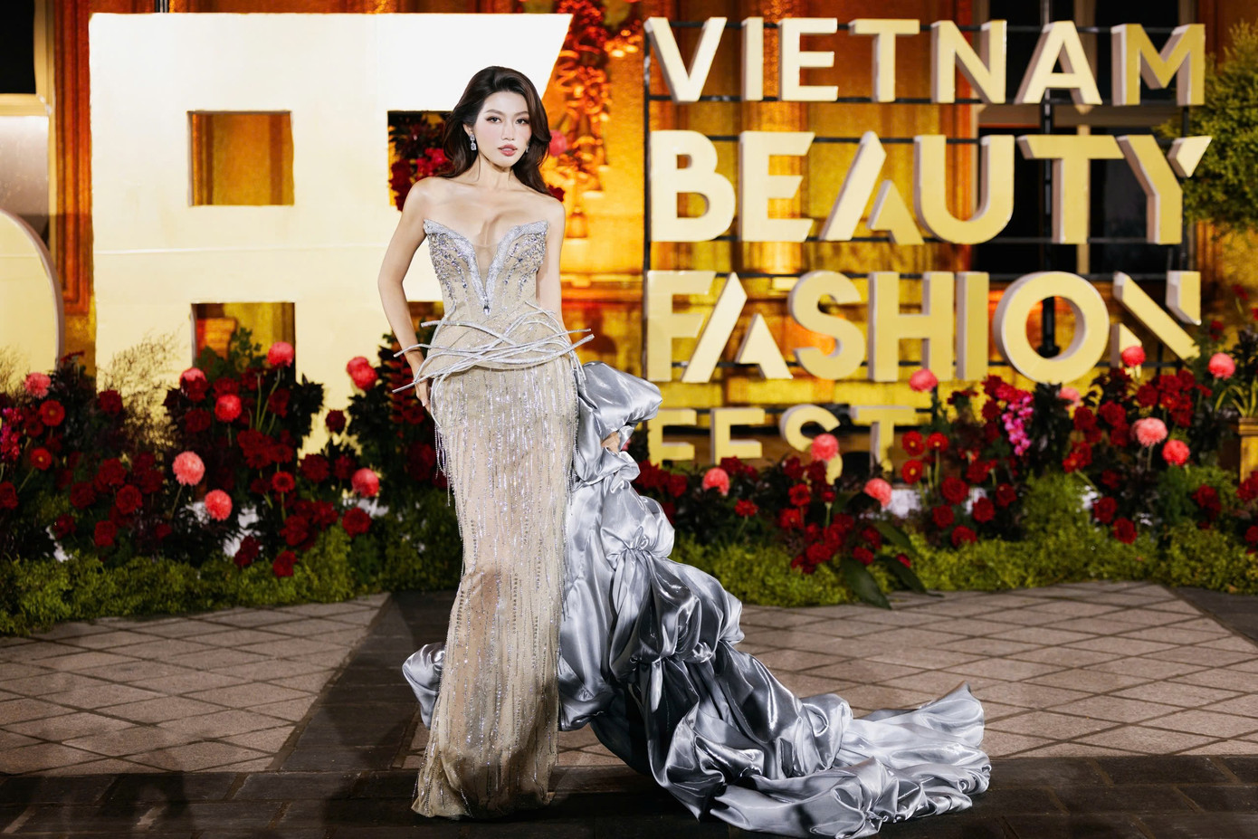 Mỹ Tâm ghi trọn 10 điểm không có nhưng vì màn lên đồ tinh tế tuần qua