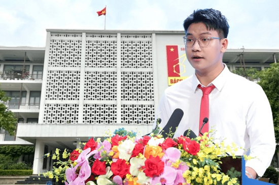 Nam sinh đại diện học sinh, sinh viên cả nước phát biểu trong buổi khai giảng hôm nay: Học 1 ngành hot, cả nước đang thiếu nhân sự!