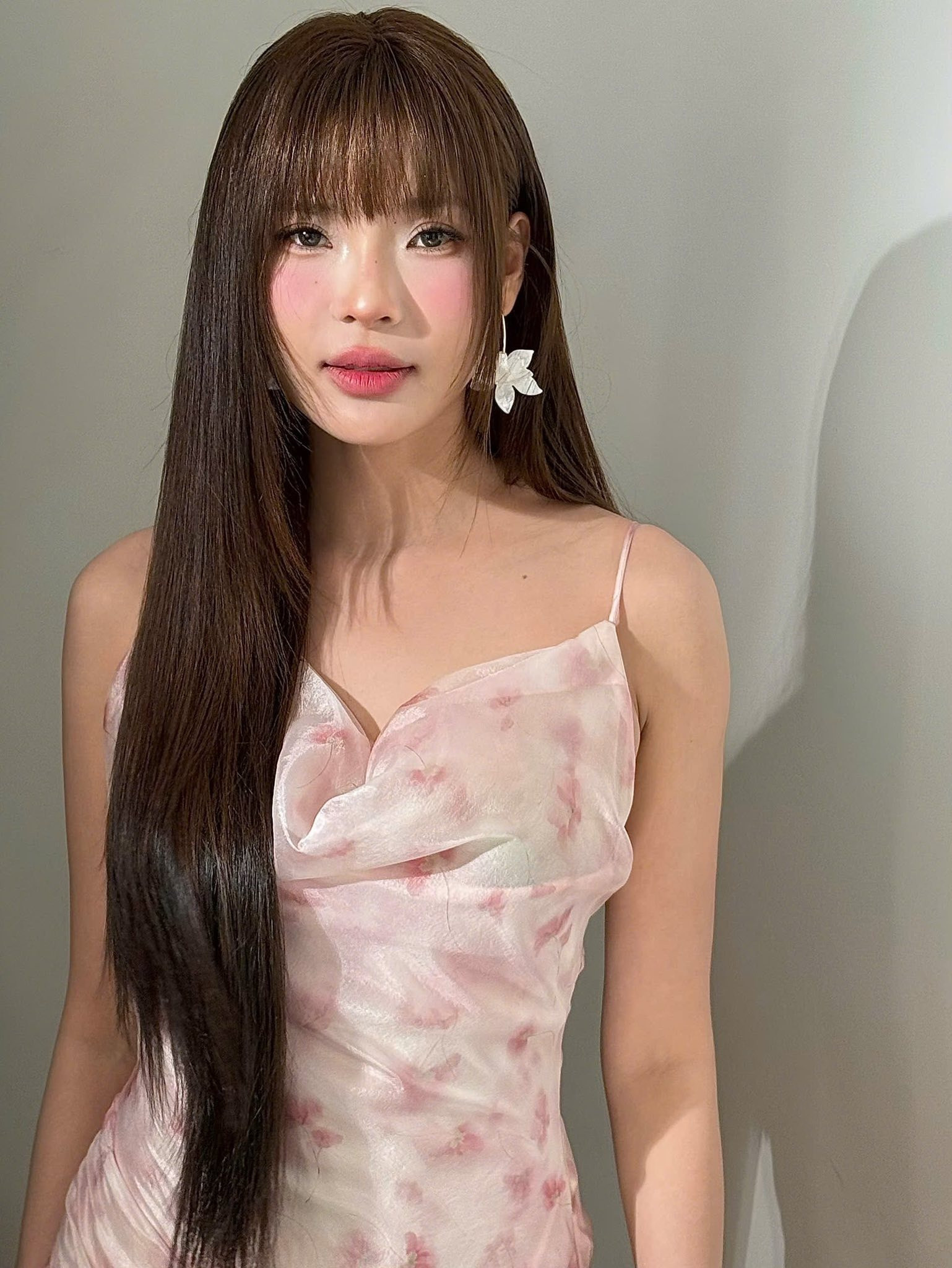 Thúy Diễm bị chỉ trích vì đóng cảnh tình cảm và phản ứng của ông xã Lương Thế Thành