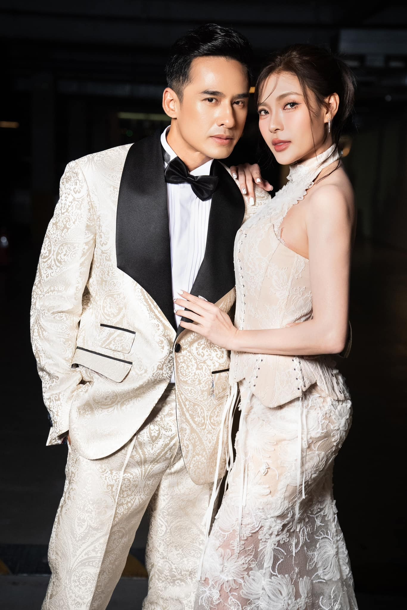 Thúy Diễm bị chỉ trích vì đóng cảnh tình cảm và phản ứng của ông xã Lương Thế Thành