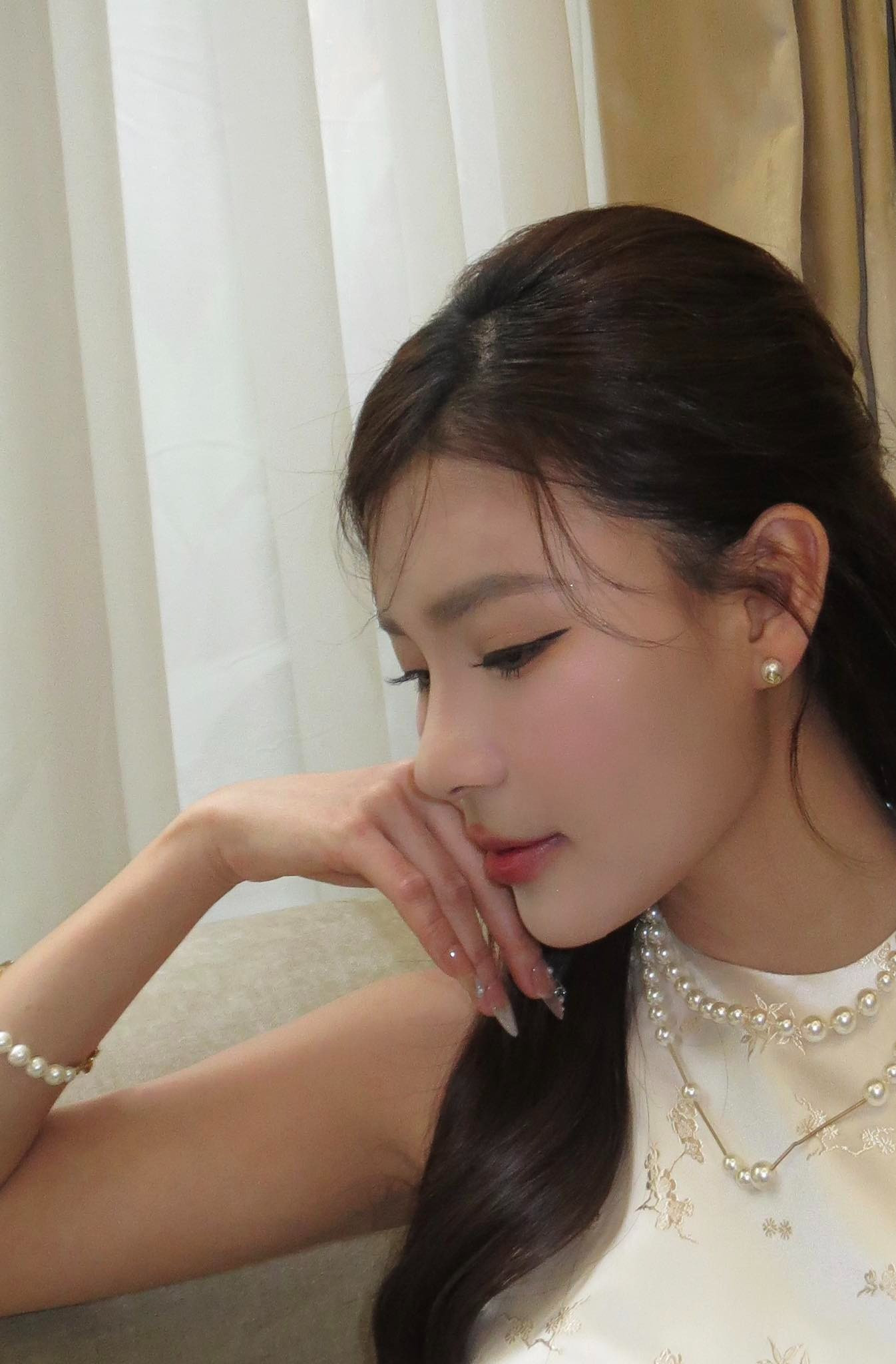 Thúy Diễm bị chỉ trích vì đóng cảnh tình cảm và phản ứng của ông xã Lương Thế Thành