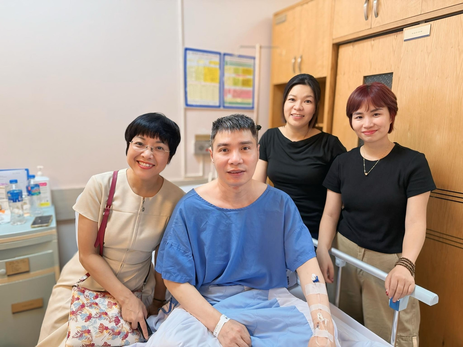 Tình hình NSND Công Lý sau khi cấp cứu được vợ cũ Thảo Vân đến thăm