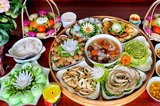 Văn khấn Rằm tháng 7 cúng thần linh, gia tiên, chúng sinh đầy đủ năm 2025